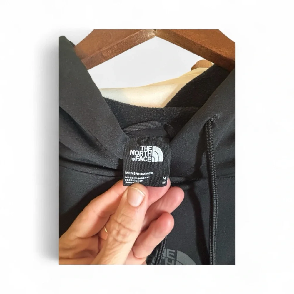 The North Face Men's Black Long Sleeve Hoodie Size Medium